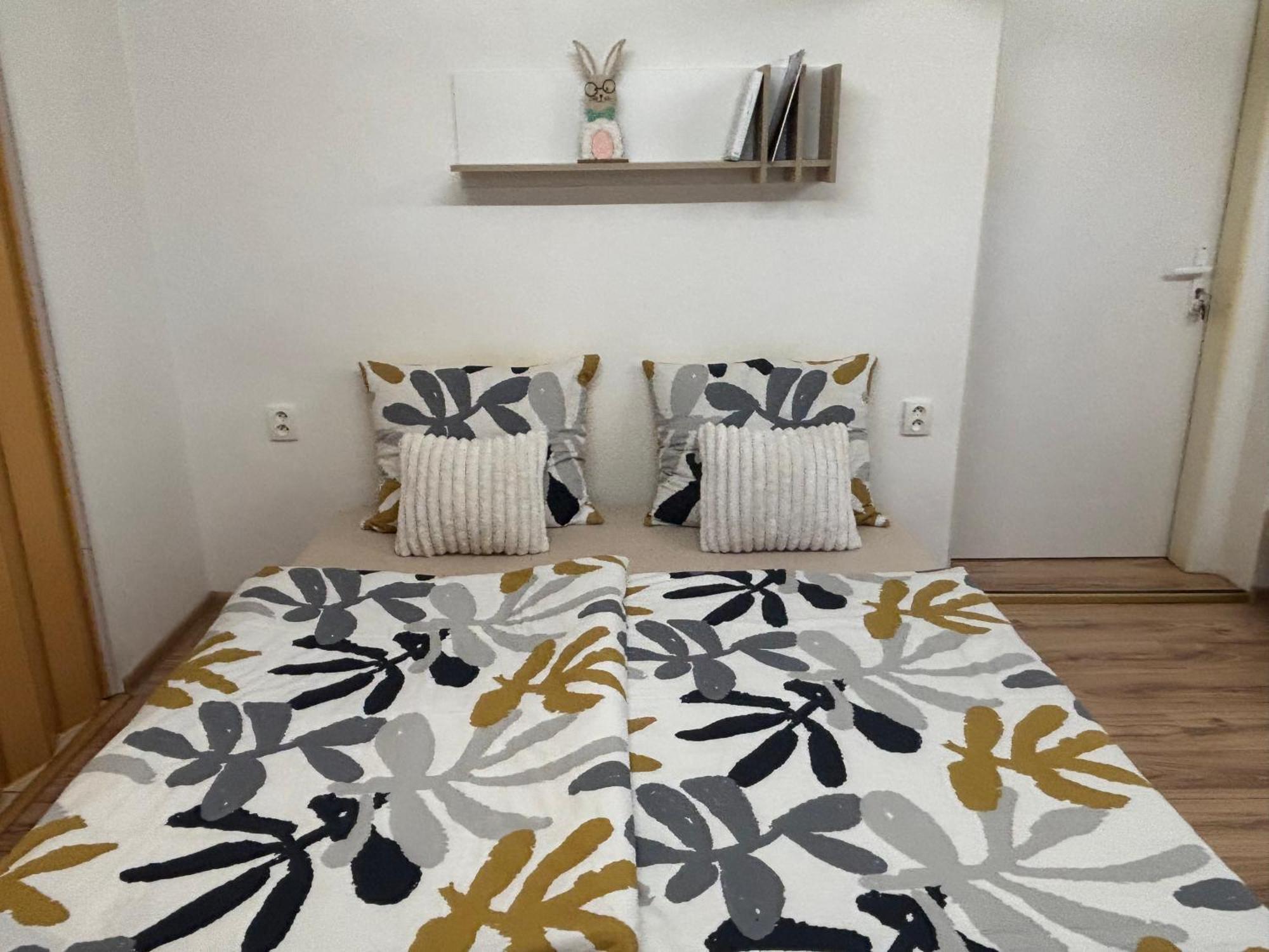 Apartmanovy Dom Grand Štúrovo エクステリア 写真