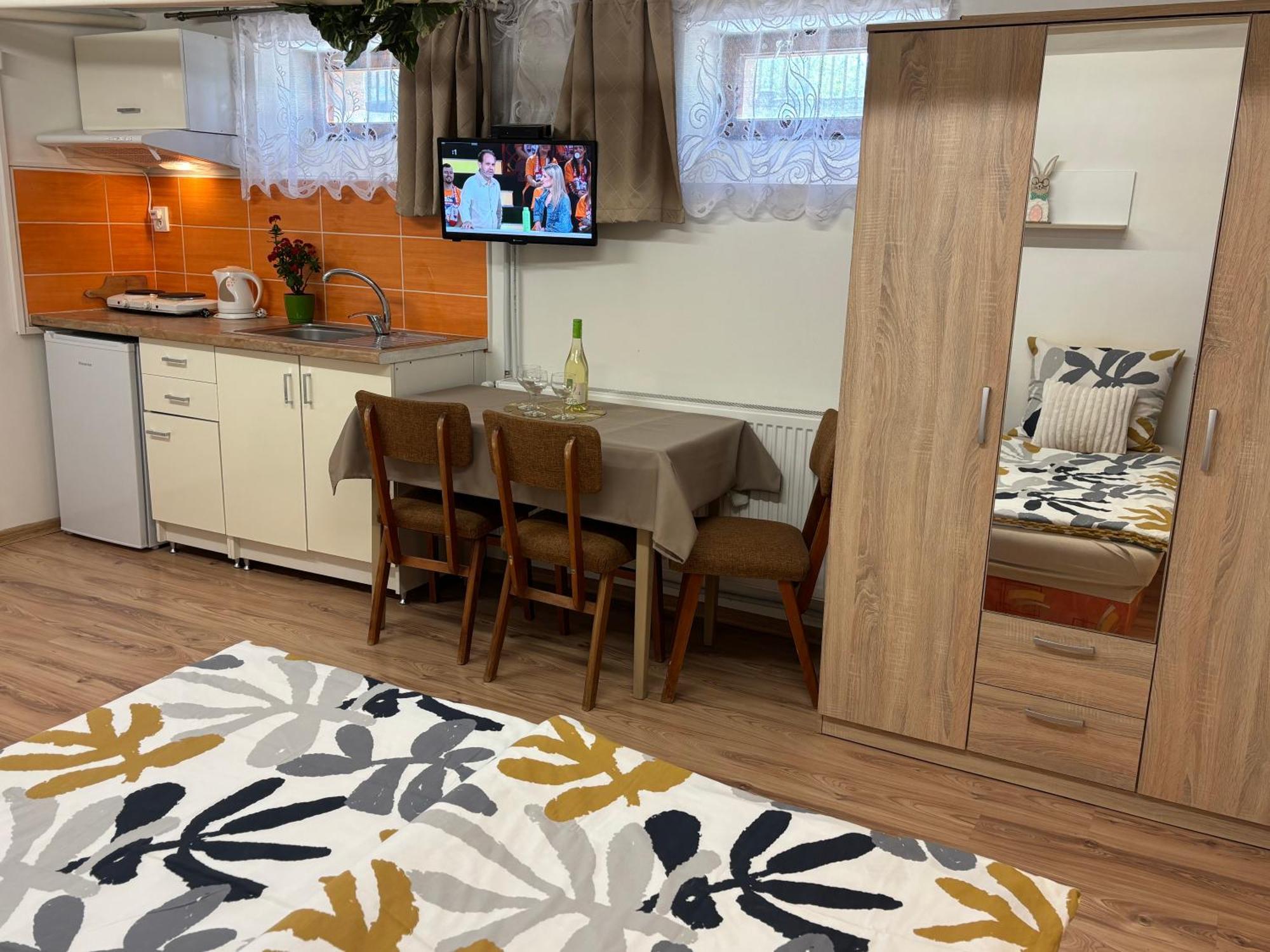 Apartmanovy Dom Grand Štúrovo エクステリア 写真