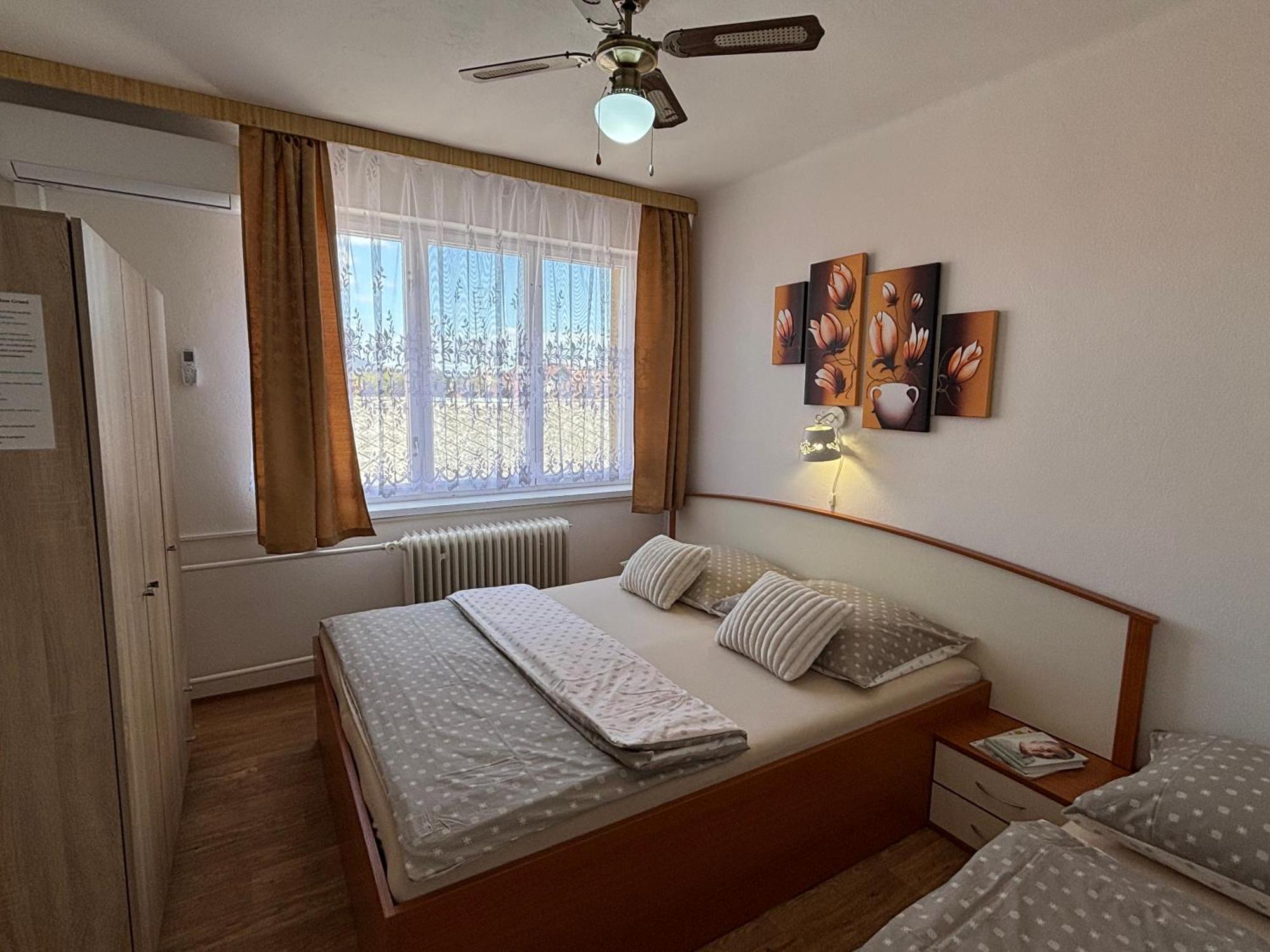 Apartmanovy Dom Grand Štúrovo エクステリア 写真