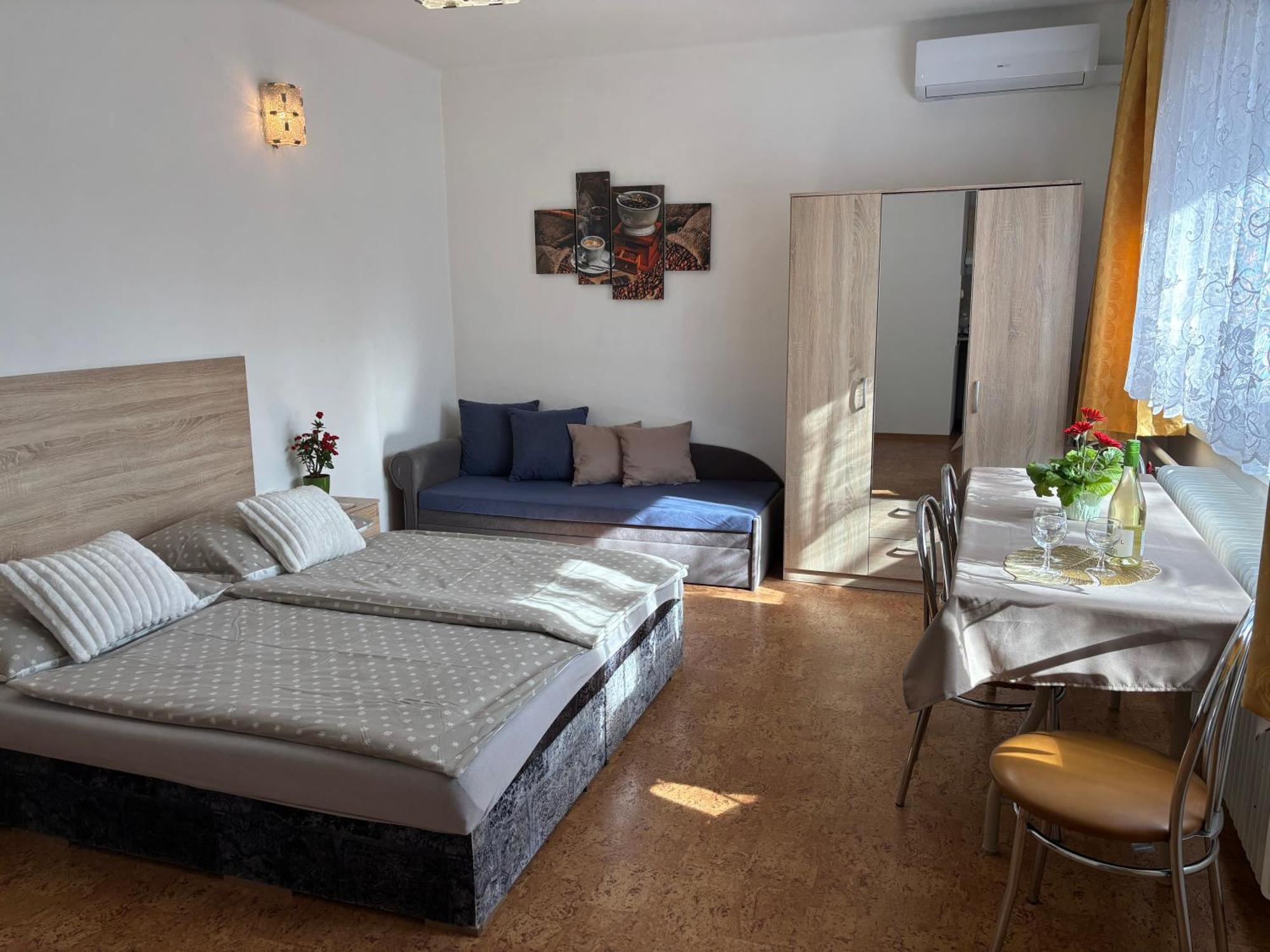 Apartmanovy Dom Grand Štúrovo エクステリア 写真