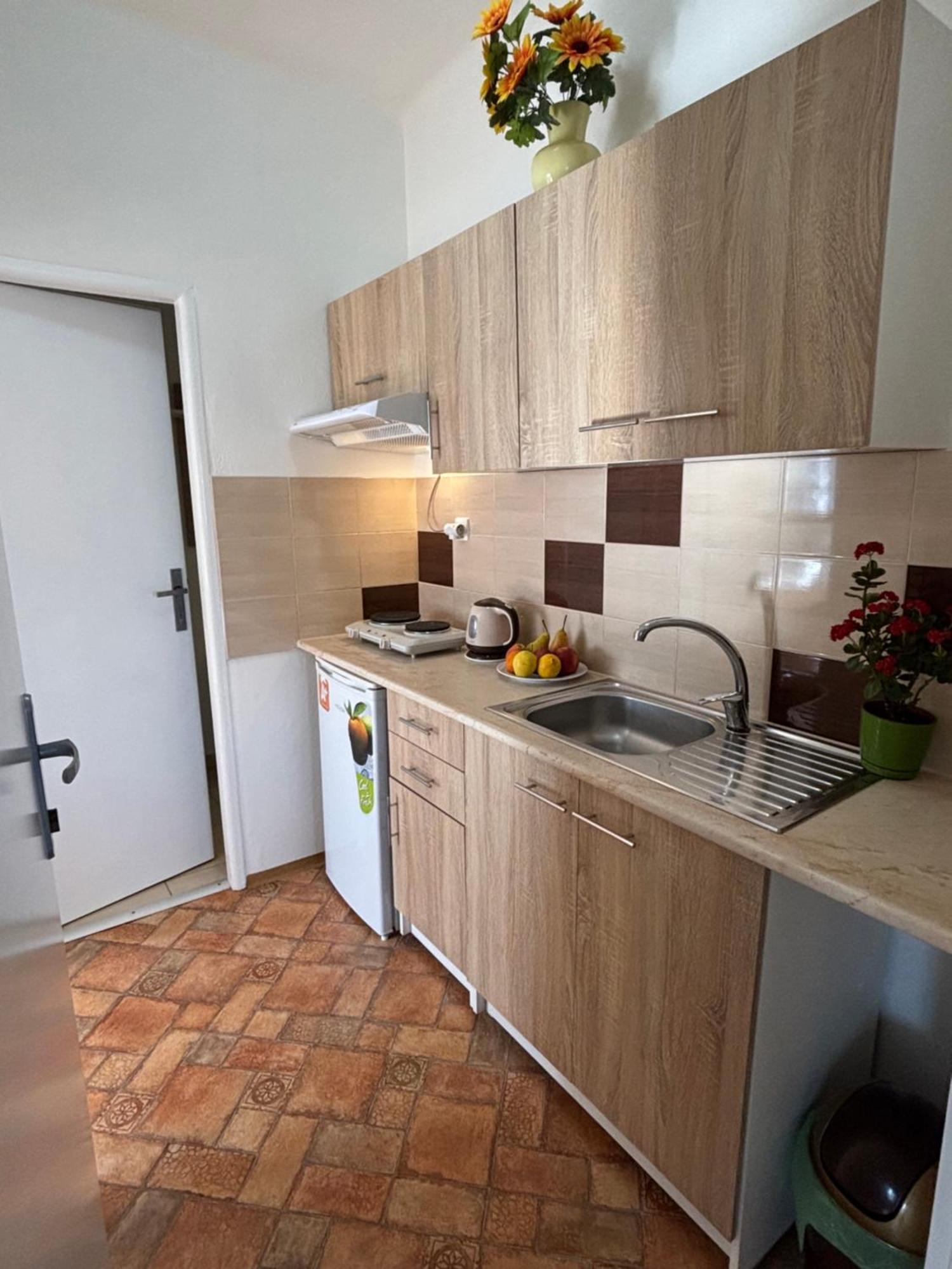 Apartmanovy Dom Grand Štúrovo エクステリア 写真