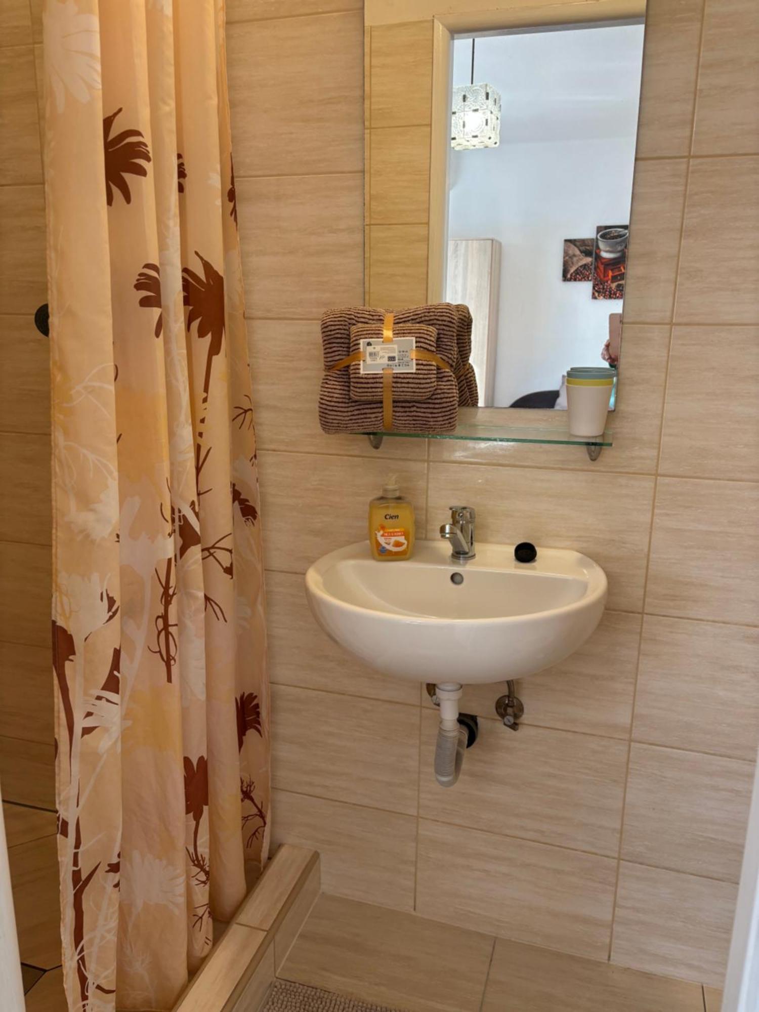 Apartmanovy Dom Grand Štúrovo エクステリア 写真