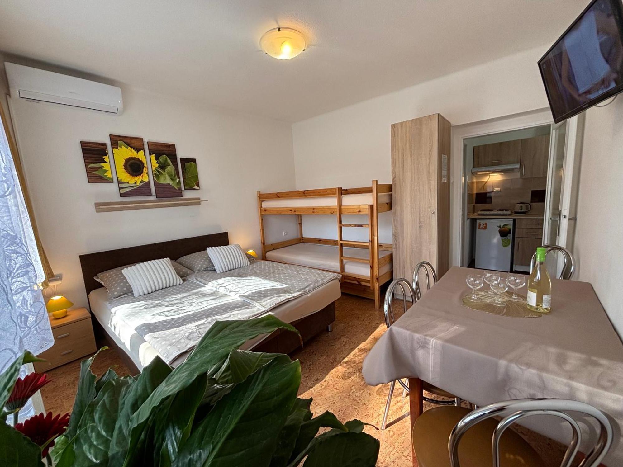 Apartmanovy Dom Grand Štúrovo エクステリア 写真