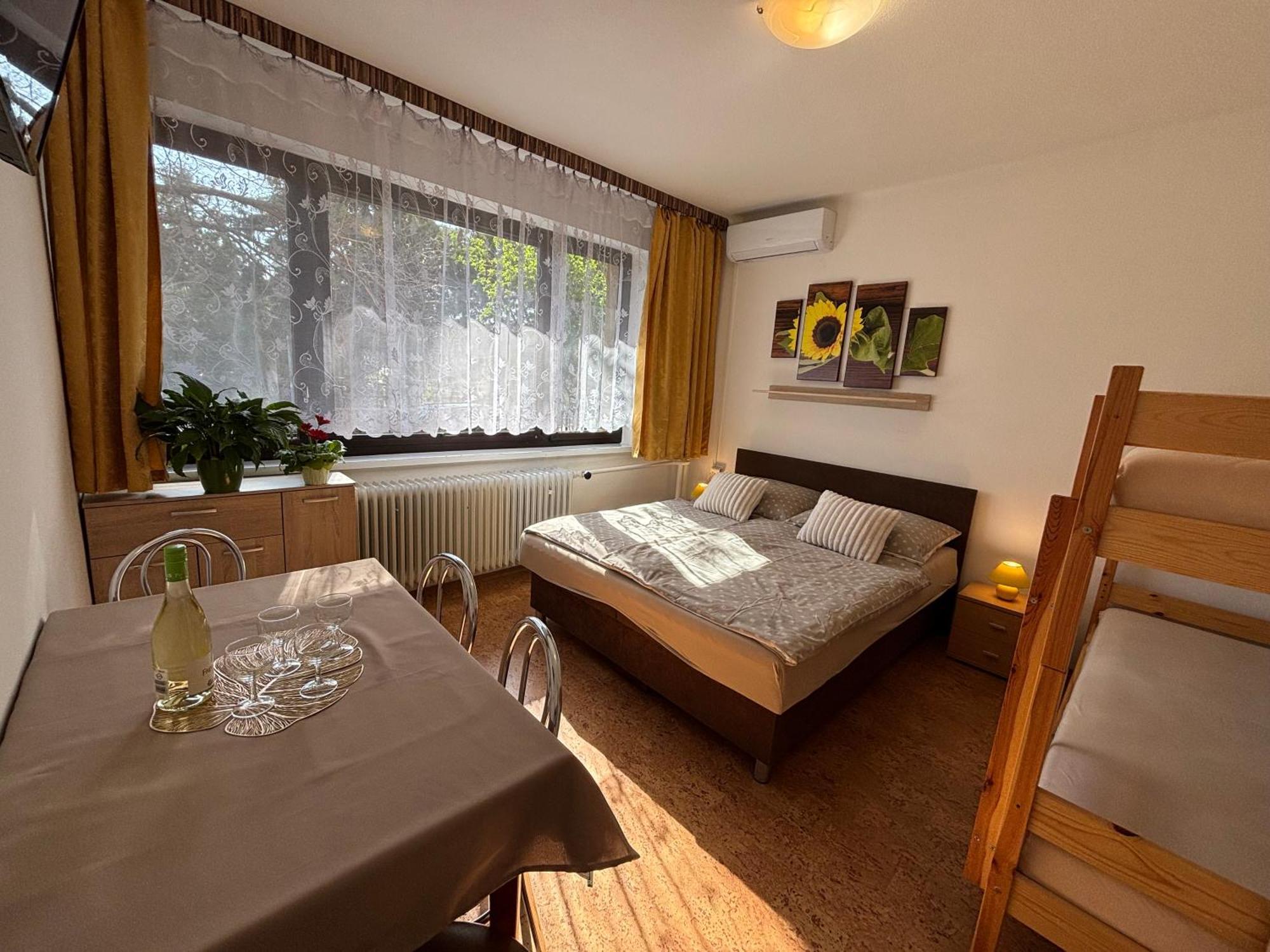 Apartmanovy Dom Grand Štúrovo エクステリア 写真