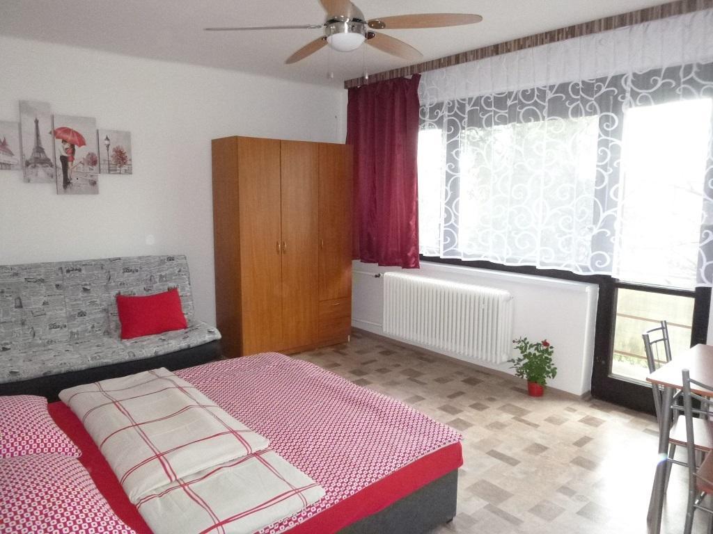 Apartmanovy Dom Grand Štúrovo エクステリア 写真