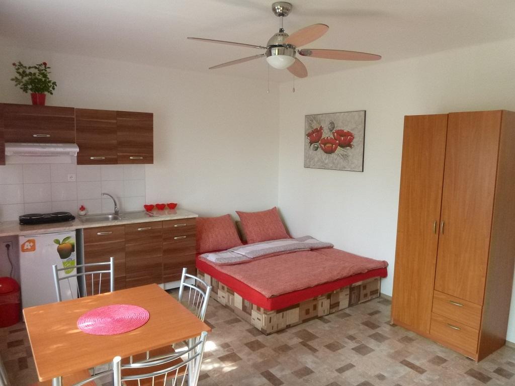 Apartmanovy Dom Grand Štúrovo エクステリア 写真