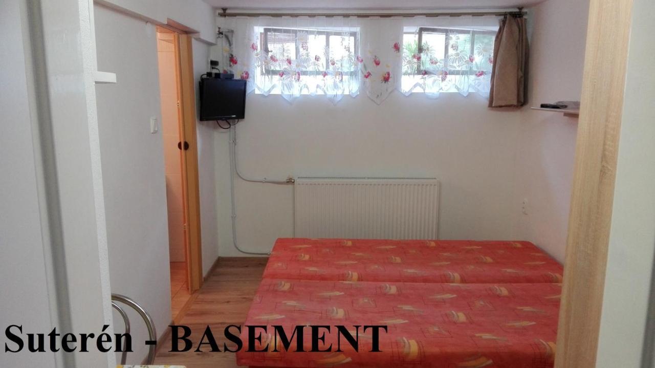 Apartmanovy Dom Grand Štúrovo エクステリア 写真